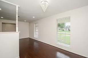 6002 Verdome Ln, Houston, TX 77092 - Photo 10