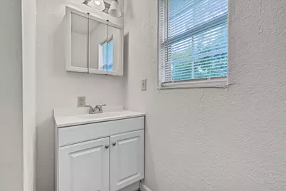 612 Harvey Street, Clute, TX 77531 - Photo 18