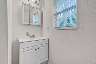 612 Harvey St, Clute, TX 77531 - Photo 18