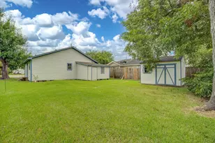612 Harvey St, Clute, TX 77531 - Photo 30