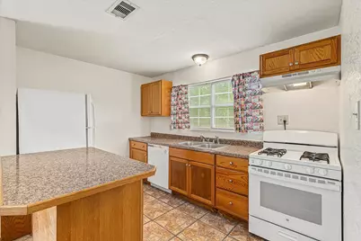 612 Harvey Street, Clute, TX 77531 - Photo 10