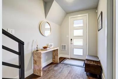 5711 Larkin Street #B, Houston, TX 77007 - Photo 2