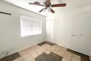204 Meadowview Dr, El Campo, TX 77437 - Photo 16