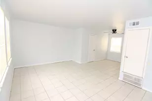 9706 Farragut St, Houston, TX 77078 - Photo 2