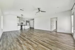 1004 Great Barracuda Ln, Alvin, TX 77511 - Photo 6