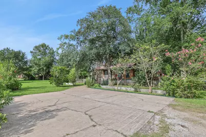 219 Harris Road, Highlands, TX 77562 - Photo 10