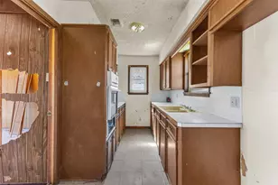 3003 Kim St, Bryan, TX 77803 - Photo 6