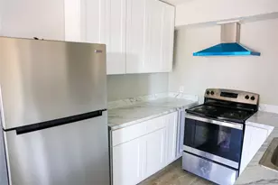 909 Yorkshire St St, Houston, TX 77022 - Photo 12