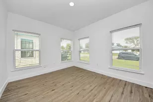 1203 W 6th St, Freeport, TX 77541 - Photo 10