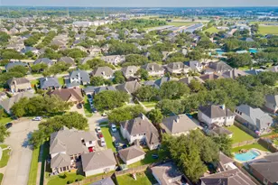 913 Elm Pointe Ln, League City, TX 77573 - Photo 6