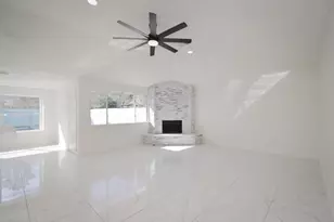 15427 Evergreen Pl Dr, Houston, TX 77083 - Photo 10