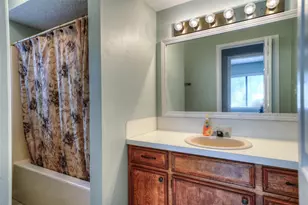 25 Shady Oak Ln, Panorama Village, TX 77304 - Photo 16