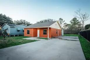5617 Schutz St, Houston, TX 77032 - Photo 2