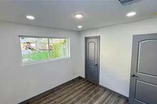 8803 Cottage Gate Ln, Houston, TX 77088 - Photo 22