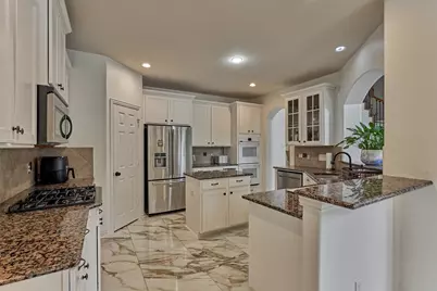 18 Wyckham Circle, The Woodlands, TX 77382 - Photo 12