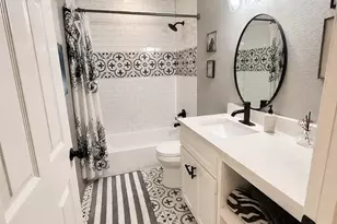 2043 Des Jardines St, Houston, TX 77023 - Photo 4