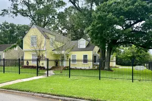 693 N 23rd St, Beaumont, TX 77706 - Photo 1