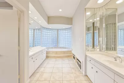 3 Hillside View Place, The Woodlands, TX 77381 - Photo 16
