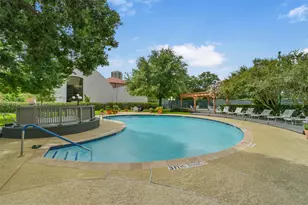 1400 Hermann Dr, Houston, TX 77004 - Photo 14