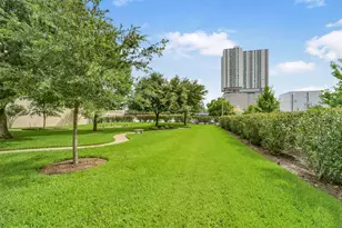 1400 Hermann Dr, Houston, TX 77004 - Photo 20