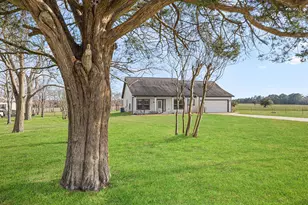 626 Maler Rd, Sealy, TX 77474 - Photo 2