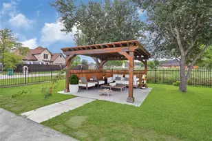 319 Pinedale Ave, Arcola, TX 77583 - Photo 28