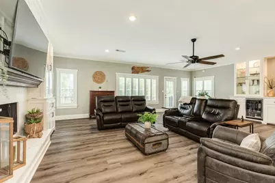 1 Buffalo Ct, Lake Jackson, TX 77566 - Photo 18