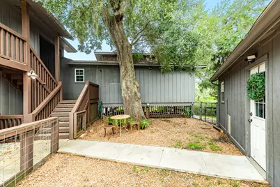 1 Buffalo Ct, Lake Jackson, TX 77566 - Photo 4