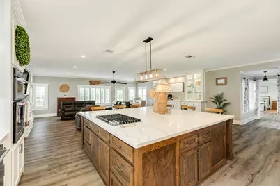 1 Buffalo Ct, Lake Jackson, TX 77566 - Photo 12