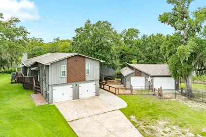 1 Buffalo Ct, Lake Jackson, TX 77566 - Photo 2