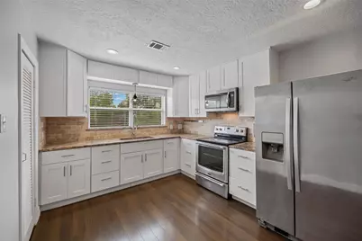 6918 Irvington Boulevard #B, Houston, TX 77022 - Photo 2