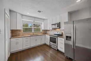 6918 Irvington Blvd, Houston, TX 77022 - Photo 2