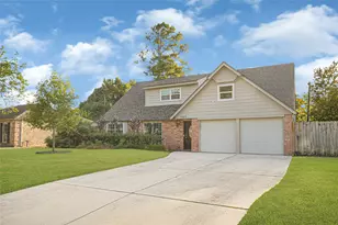 1923 Spillers Ln, Houston, TX 77043 - Photo 1