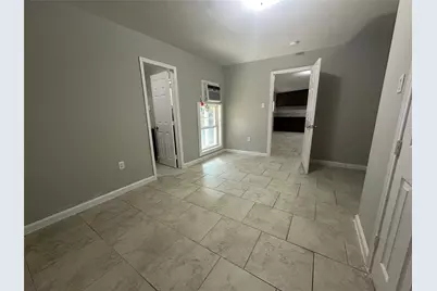 107 Altic Street #3, Houston, TX 77011 - Photo 8