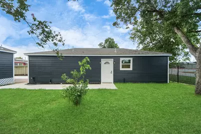 1218 Des Jardines Street, Houston, TX 77023 - Photo 22