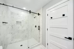 1218 Des Jardines St, Houston, TX 77023 - Photo 28