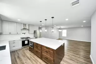 1218 Des Jardines St, Houston, TX 77023 - Photo 6
