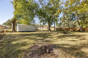 1108 18th Street N, Nederland, TX 77627 - Photo 14