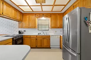 98 N Lakeside Dr N, Huntsville, TX 77320 - Photo 8