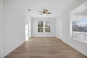 304 W Vulcan St, Brenham, TX 77833 - Photo 6