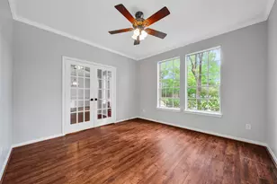 3 Murmuring Creek Pl, Conroe, TX 77385 - Photo 10