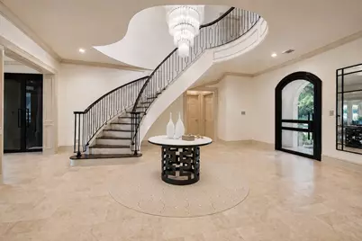 918 Huntington Cove, Houston, TX 77063 - Photo 4
