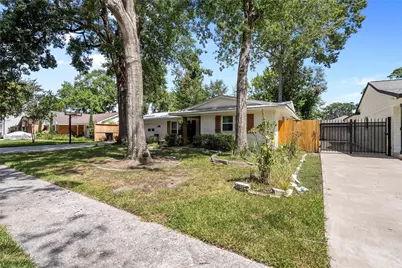 10058 Cedardale Drive, Houston, TX 77055 - Photo 6