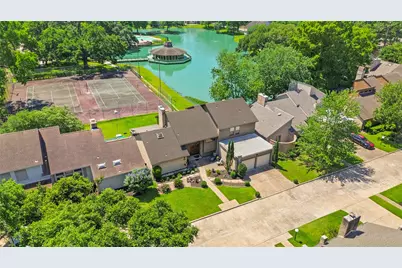 200 Old Bridge Lake, Houston, TX 77069 - Photo 2