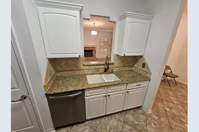 9800 Pagewood Lane #2404, Houston, TX 77042 - Photo 4