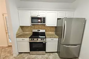 9800 Pagewood Ln, Houston, TX 77042 - Photo 2