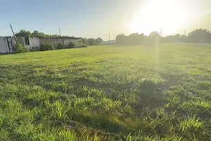 306 20th St, Dickinson, TX 77539 - Photo 4