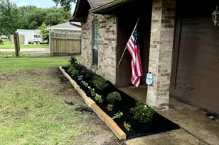 2306 Heather St, Highlands, TX 77562 - Photo 2