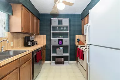 2306 Heather Street, Highlands, TX 77562 - Photo 18
