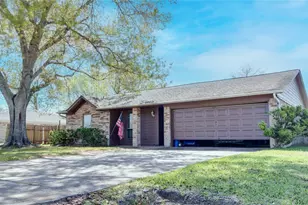 2306 Heather St, Highlands, TX 77562 - Photo 4